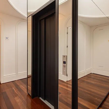 Clerigos 82 Luxury Housing * 포르투