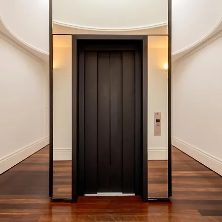 Clerigos 82 Luxury Housing