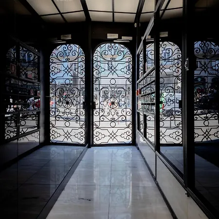 Clerigos 82 Luxury Housing Apartment